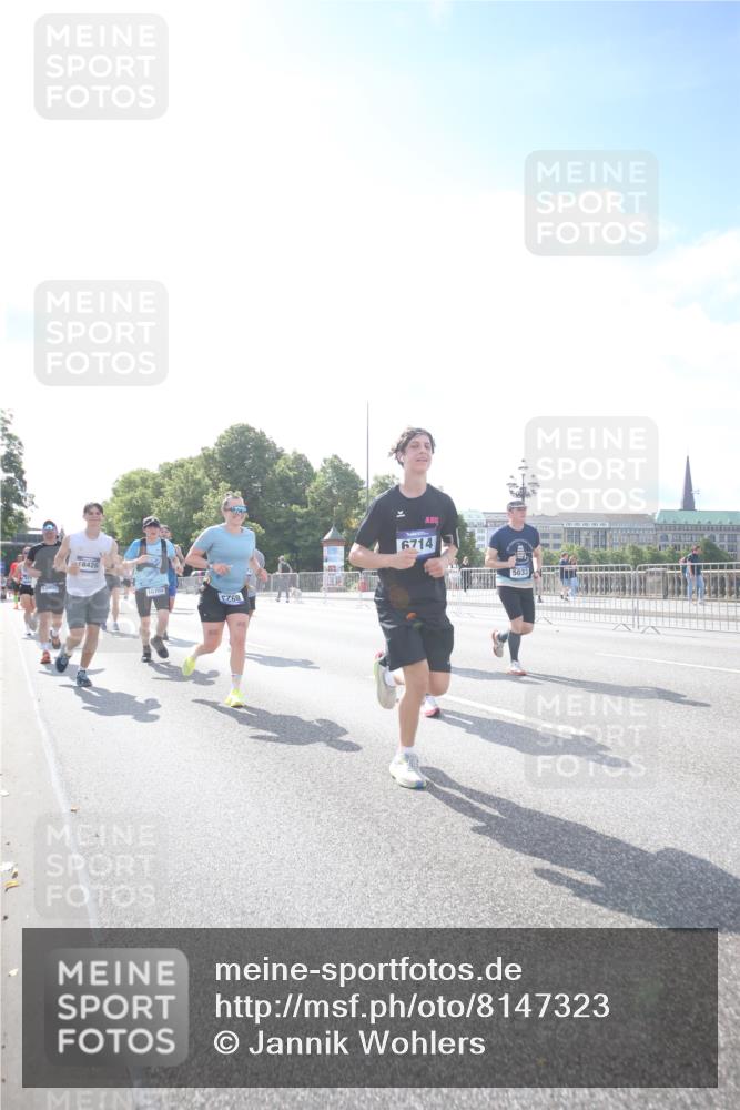 29.06.2025 - hella hamburg halbmarathon Jannik Wohlers http://msf.ph/oto/8147323 29.06.2025 10:00:29 Lombardsbrücke 1611, 1726, 3059, 3141, 3625, 3740, 3983, 4238, 4616, 4708, 5033, 5418, 5870, 6147, 6531, 6714, 6757, 7658, 7757, 7759, 7761, 8255, 8326, 8478, 8632, 8923, 9124, 9553, 9555, 9577, 10074, 10271, 10705, 11623, 12196, 12787, 12809, 13086, 13287, 13407, 13498, 13558, 14306, 14577, 14673, 15232, 15284, 15527, 16093, 16434, 16922, 17087, 17268, 17304, 17852, 18125, 18426, 18450, 18452, 18485, 18508, 18612, 18919 meine-sportfotos.de