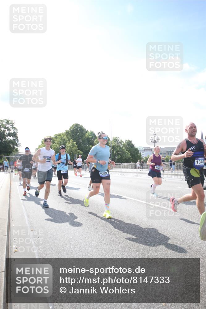 29.06.2025 - hella hamburg halbmarathon Jannik Wohlers http://msf.ph/oto/8147333 29.06.2025 10:00:30 Lombardsbrücke 1611, 1726, 3059, 3141, 3625, 3740, 3983, 4238, 4616, 4708, 5033, 5418, 5870, 6147, 6531, 6714, 6757, 7658, 7757, 7759, 7761, 8255, 8326, 8478, 8632, 8923, 9124, 9553, 9555, 9577, 10074, 10188, 10271, 10705, 11623, 12196, 12206, 12261, 12787, 12809, 13086, 13287, 13407, 13498, 14306, 14577, 14673, 15232, 15284, 15527, 16093, 16434, 16922, 17087, 17268, 17304, 17852, 18125, 18426, 18450, 18452, 18485, 18508, 18612, 18759, 18919 meine-sportfotos.de