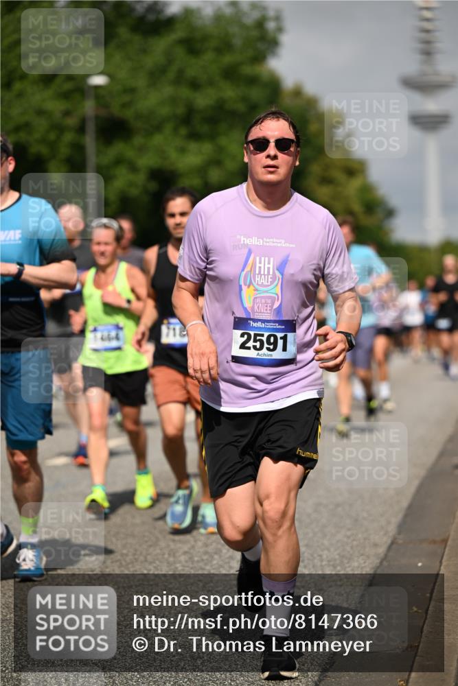29.06.2025 - hella hamburg halbmarathon Dr. Thomas Lammeyer http://msf.ph/oto/8147366 29.06.2025 10:05:54 Kennedybrücke 1184, 1329, 1364, 1464, 1653, 1722, 1724, 1881, 1940, 2591, 2806, 2957, 3039, 3199, 4322, 4649, 5547, 5602, 5603, 0000, 6327, 6438, 6921, 7189, 7223, 7846, 8191, 8578, 8632, 8926, 9230, 9741, 10074, 10882 meine-sportfotos.de