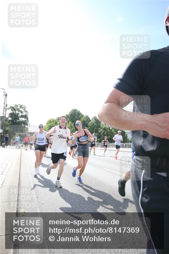29.06.2025 - hella hamburg halbmarathon Jannik Wohlers http://msf.ph/oto/8147369 29.06.2025 10:00:32 Lombardsbrücke 1726, 3059, 3141, 3625, 3740, 3983, 4238, 4616, 4708, 5033, 5418, 5870, 6147, 6487, 6531, 6714, 6757, 7658, 7757, 7759, 7761, 8255, 8326, 8478, 8632, 8923, 9124, 9577, 10074, 10188, 10271, 10705, 11623, 12196, 12206, 12261, 12787, 12809, 13086, 13287, 13407, 13498, 14306, 14577, 14673, 15232, 15284, 15527, 16093, 16401, 16434, 16594, 16786, 16922, 17087, 17268, 17304, 17852, 18125, 18426, 18450, 18452, 18485, 18612, 18759, 18919 meine-sportfotos.de