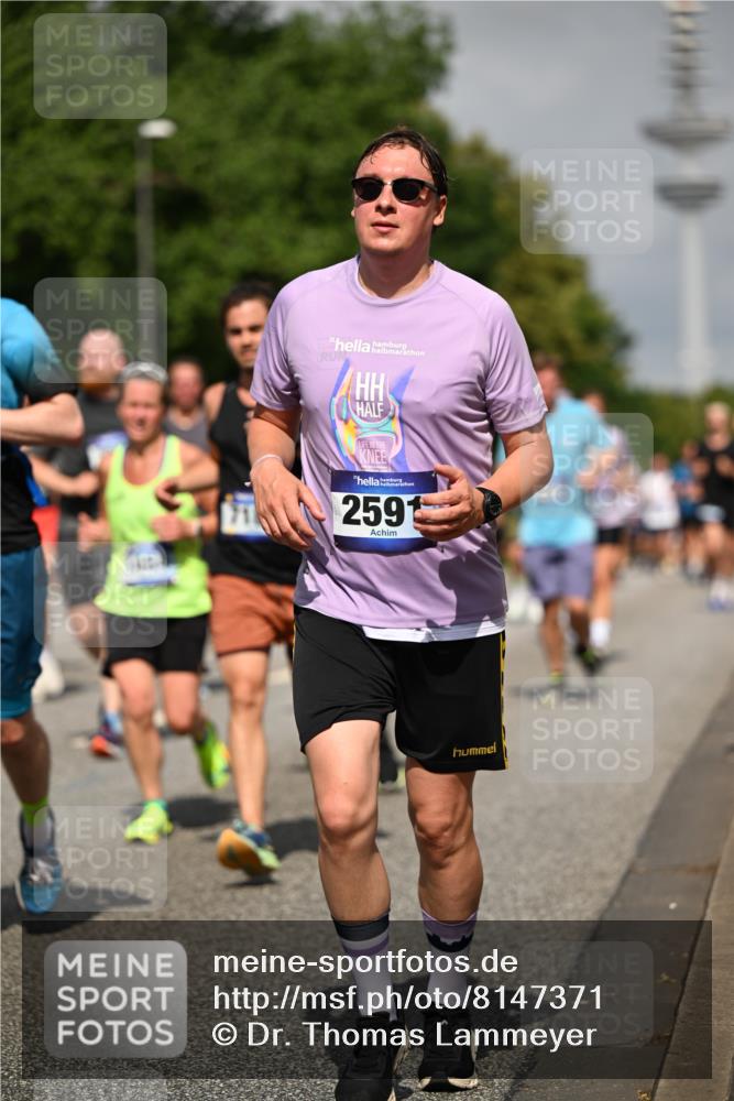 29.06.2025 - hella hamburg halbmarathon Dr. Thomas Lammeyer http://msf.ph/oto/8147371 29.06.2025 10:05:54 Kennedybrücke 1184, 1329, 1364, 1464, 1653, 1722, 1724, 1881, 1940, 2591, 2806, 2957, 3039, 3199, 4322, 4649, 5547, 5602, 5603, 0000, 6327, 6438, 6921, 7189, 7223, 7846, 8191, 8578, 8632, 8926, 9230, 9741, 10074, 10882 meine-sportfotos.de