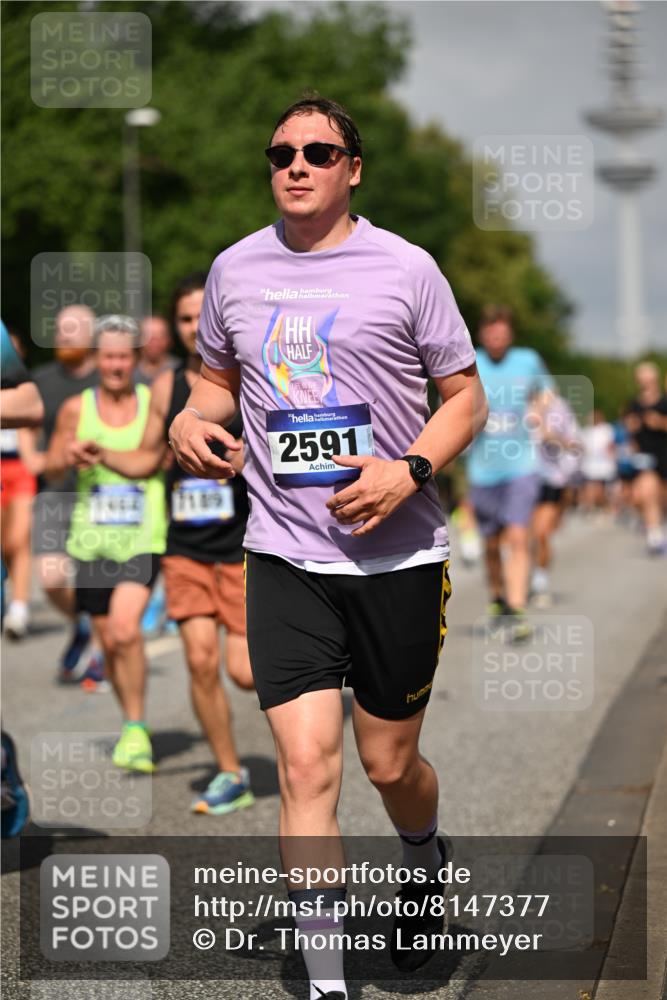 29.06.2025 - hella hamburg halbmarathon Dr. Thomas Lammeyer http://msf.ph/oto/8147377 29.06.2025 10:05:55 Kennedybrücke 1184, 1329, 1364, 1464, 1653, 1722, 1724, 1881, 1940, 2591, 2806, 2957, 3039, 3199, 4322, 4649, 5547, 5602, 5603, 0000, 6327, 6438, 6921, 7031, 7189, 7223, 7846, 8191, 8578, 8632, 8926, 9230, 9741, 10074, 10882 meine-sportfotos.de