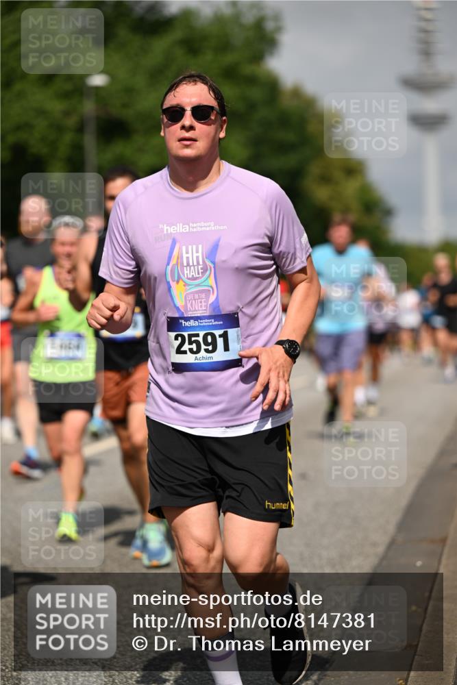 29.06.2025 - hella hamburg halbmarathon Dr. Thomas Lammeyer http://msf.ph/oto/8147381 29.06.2025 10:05:55 Kennedybrücke 1184, 1329, 1364, 1464, 1653, 1722, 1724, 1881, 1940, 2591, 2806, 2957, 3039, 3199, 4322, 4649, 5547, 5602, 5603, 0000, 6327, 6438, 6921, 7031, 7189, 7223, 7846, 8191, 8578, 8632, 8926, 9230, 9741, 10074, 10882 meine-sportfotos.de