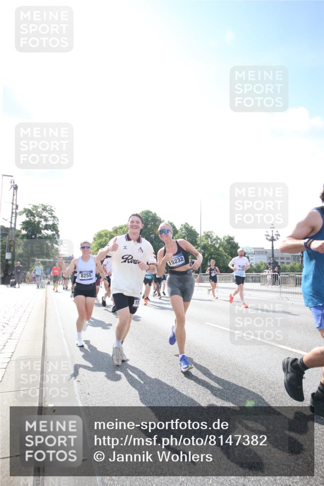29.06.2025 - hella hamburg halbmarathon Jannik Wohlers http://msf.ph/oto/8147382 29.06.2025 10:00:32 Lombardsbrücke 1726, 3059, 3141, 3625, 3740, 3983, 4238, 4616, 4708, 5033, 5418, 5870, 6147, 6487, 6531, 6714, 6757, 7658, 7757, 7759, 7761, 8255, 8326, 8478, 8632, 8923, 9124, 9577, 10074, 10188, 10271, 10705, 11623, 12196, 12206, 12261, 12787, 12809, 13086, 13287, 13407, 13498, 14306, 14577, 14673, 15232, 15284, 15527, 16093, 16401, 16434, 16594, 16786, 16922, 17087, 17268, 17304, 17852, 18125, 18426, 18450, 18452, 18485, 18612, 18759, 18919 meine-sportfotos.de