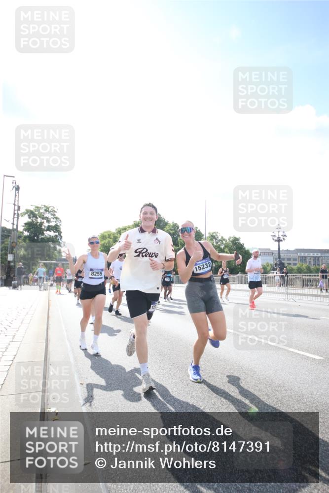 29.06.2025 - hella hamburg halbmarathon Jannik Wohlers http://msf.ph/oto/8147391 29.06.2025 10:00:33 Lombardsbrücke 1726, 2490, 3059, 3141, 3625, 3740, 3983, 4238, 4616, 4708, 5033, 5418, 5870, 6147, 6487, 6531, 6714, 6757, 7658, 7757, 7759, 7761, 8255, 8326, 8478, 8632, 8923, 9124, 10074, 10188, 10271, 10705, 11623, 12196, 12206, 12261, 12787, 12809, 13086, 13287, 13407, 14306, 14577, 14673, 15232, 15284, 15527, 15838, 16401, 16434, 16594, 16786, 16922, 17087, 17268, 17304, 17852, 18125, 18426, 18452, 18485, 18612, 18759, 18919 meine-sportfotos.de