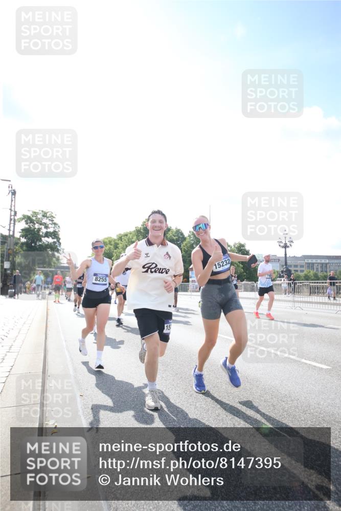 29.06.2025 - hella hamburg halbmarathon Jannik Wohlers http://msf.ph/oto/8147395 29.06.2025 10:00:33 Lombardsbrücke 1726, 2490, 3059, 3141, 3625, 3740, 3983, 4238, 4616, 4708, 5033, 5418, 5870, 6147, 6487, 6531, 6714, 6757, 7658, 7757, 7759, 7761, 8255, 8326, 8478, 8632, 8923, 9124, 10074, 10188, 10271, 10705, 11623, 12196, 12206, 12261, 12787, 12809, 13086, 13287, 13407, 14306, 14577, 14673, 15232, 15284, 15527, 15838, 16401, 16434, 16594, 16786, 16922, 17087, 17268, 17304, 17852, 18125, 18426, 18452, 18485, 18612, 18759, 18919 meine-sportfotos.de