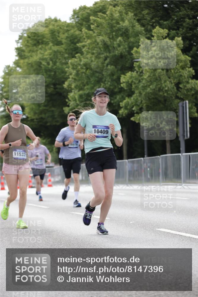29.06.2025 - hella hamburg halbmarathon Jannik Wohlers http://msf.ph/oto/8147396 29.06.2025 10:11:34 Lombardsbrücke 5379, 9191, 10042, 10409, 11507, 11525, 11537, 11581, 11917, 12473, 13171, 13542, 13958, 14196, 14384, 15137, 16976, 17638, 17774, 18261, 18395, 18655 meine-sportfotos.de