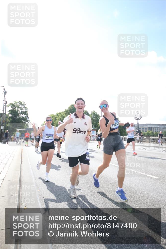 29.06.2025 - hella hamburg halbmarathon Jannik Wohlers http://msf.ph/oto/8147400 29.06.2025 10:00:33 Lombardsbrücke 1726, 2490, 3059, 3141, 3625, 3740, 3983, 4238, 4616, 4708, 5033, 5418, 5870, 6147, 6487, 6531, 6714, 6757, 7658, 7757, 7759, 7761, 8255, 8326, 8478, 8632, 8923, 9124, 10074, 10188, 10271, 10705, 11623, 12196, 12206, 12261, 12787, 12809, 13086, 13287, 13407, 14306, 14577, 14673, 15232, 15284, 15527, 15838, 16401, 16434, 16594, 16786, 16922, 17087, 17268, 17304, 17852, 18125, 18426, 18452, 18485, 18612, 18759, 18919 meine-sportfotos.de