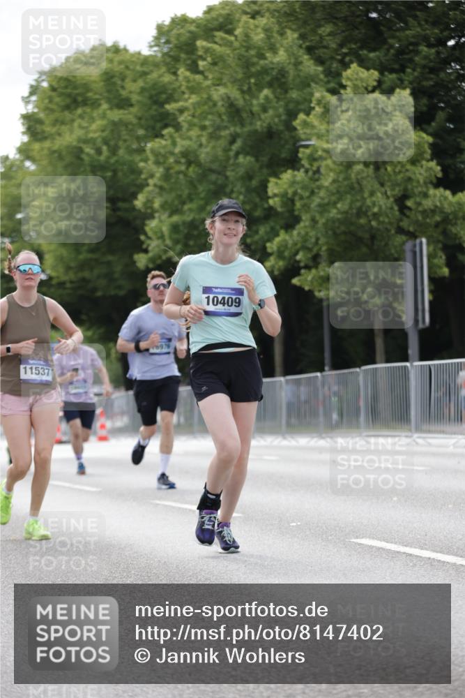 29.06.2025 - hella hamburg halbmarathon Jannik Wohlers http://msf.ph/oto/8147402 29.06.2025 10:11:34 Lombardsbrücke 5379, 9191, 10042, 10409, 11507, 11525, 11537, 11581, 11917, 12473, 13171, 13542, 13958, 14196, 14384, 15137, 16976, 17638, 17774, 18261, 18395, 18655 meine-sportfotos.de