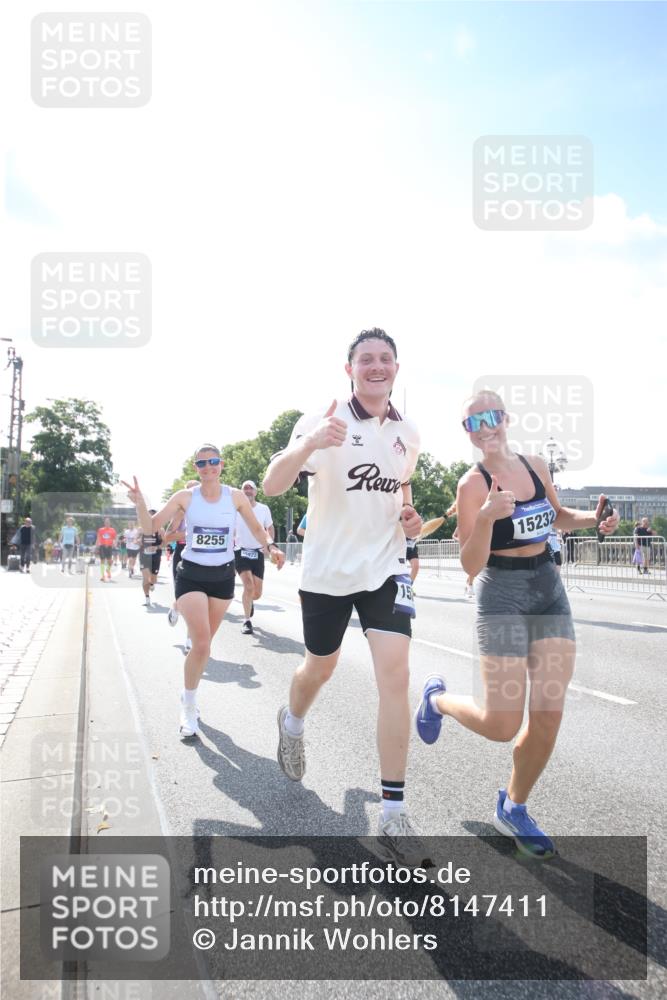 29.06.2025 - hella hamburg halbmarathon Jannik Wohlers http://msf.ph/oto/8147411 29.06.2025 10:00:33 Lombardsbrücke 1726, 2490, 3059, 3141, 3625, 3740, 3983, 4238, 4616, 4708, 5033, 5418, 5870, 6147, 6487, 6531, 6714, 6757, 7658, 7757, 7759, 7761, 8255, 8326, 8478, 8632, 8923, 9124, 10074, 10188, 10271, 10705, 11623, 12196, 12206, 12261, 12787, 12809, 13086, 13287, 13407, 14306, 14577, 14673, 15232, 15284, 15527, 15838, 16401, 16434, 16594, 16786, 16922, 17087, 17268, 17304, 17852, 18125, 18426, 18452, 18485, 18612, 18759, 18919 meine-sportfotos.de