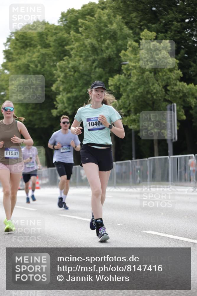 29.06.2025 - hella hamburg halbmarathon Jannik Wohlers http://msf.ph/oto/8147416 29.06.2025 10:11:34 Lombardsbrücke 5379, 9191, 10042, 10409, 11507, 11525, 11537, 11581, 11917, 12473, 13171, 13542, 13958, 14196, 14384, 15137, 16976, 17638, 17774, 18261, 18395, 18655 meine-sportfotos.de