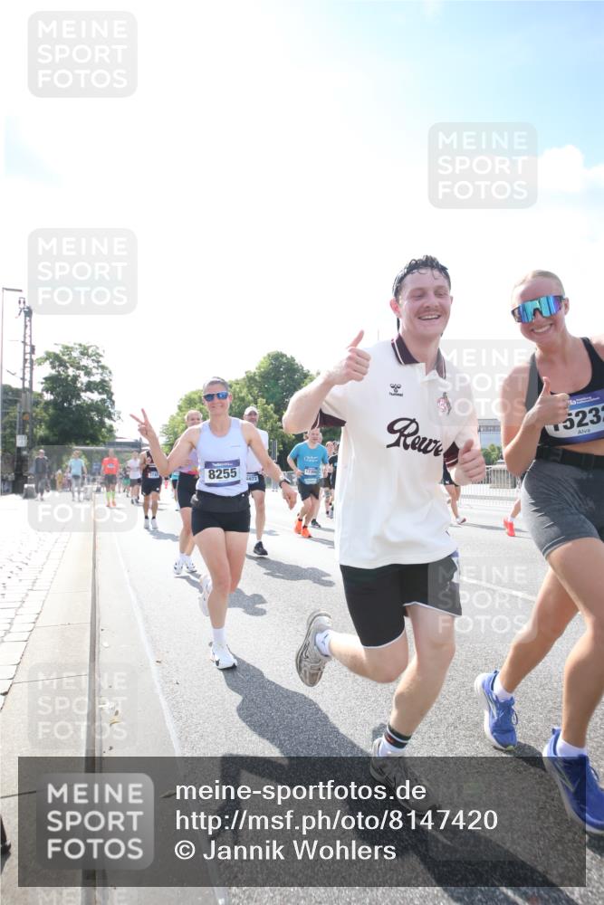 29.06.2025 - hella hamburg halbmarathon Jannik Wohlers http://msf.ph/oto/8147420 29.06.2025 10:00:33 Lombardsbrücke 1726, 2490, 3059, 3141, 3625, 3740, 3983, 4238, 4616, 4708, 5033, 5418, 5870, 6147, 6487, 6531, 6714, 6757, 7658, 7757, 7759, 7761, 8255, 8326, 8478, 8632, 8923, 9124, 10074, 10188, 10271, 10705, 11623, 12196, 12206, 12261, 12787, 12809, 13086, 13287, 13407, 14306, 14577, 14673, 15232, 15284, 15527, 15838, 16401, 16434, 16594, 16786, 16922, 17087, 17268, 17304, 17852, 18125, 18426, 18452, 18485, 18612, 18759, 18919 meine-sportfotos.de