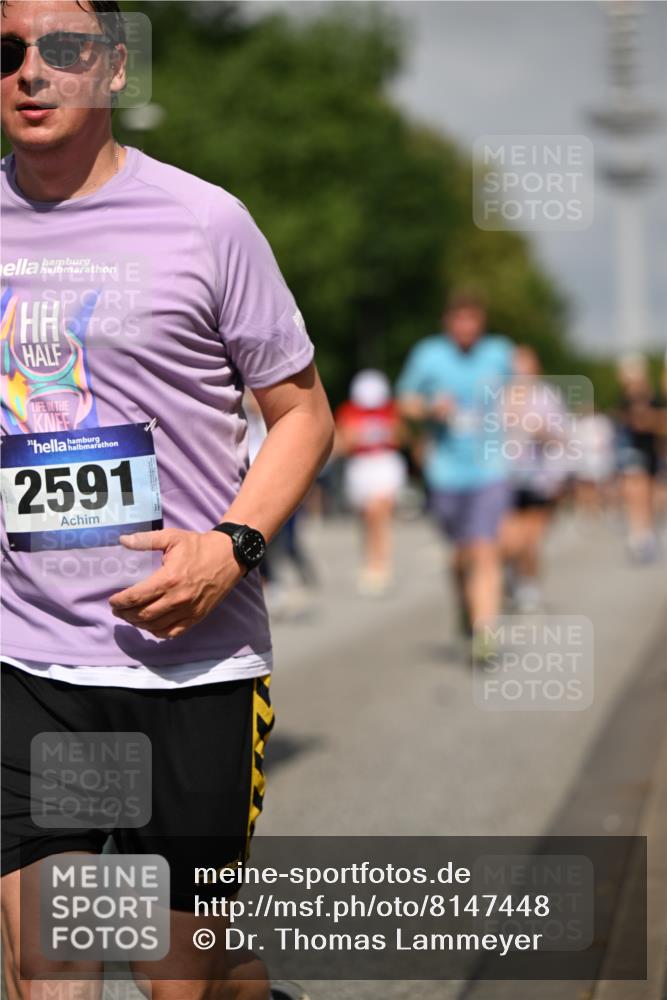 29.06.2025 - hella hamburg halbmarathon Dr. Thomas Lammeyer http://msf.ph/oto/8147448 29.06.2025 10:05:55 Kennedybrücke 1184, 1329, 1364, 1464, 1653, 1722, 1724, 1881, 1940, 2591, 2806, 2957, 3039, 3199, 4322, 4649, 5547, 5602, 5603, 0000, 6327, 6438, 6921, 7031, 7189, 7223, 7846, 8191, 8578, 8632, 8926, 9230, 9741, 10074, 10882 meine-sportfotos.de