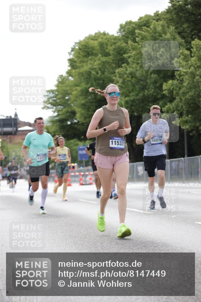 29.06.2025 - hella hamburg halbmarathon Jannik Wohlers http://msf.ph/oto/8147449 29.06.2025 10:11:35 Lombardsbrücke 1790, 5379, 9191, 10042, 10409, 11507, 11525, 11537, 11581, 11917, 12473, 13171, 13542, 13958, 14196, 14384, 15137, 16976, 17638, 17774, 18261, 18395, 18655 meine-sportfotos.de