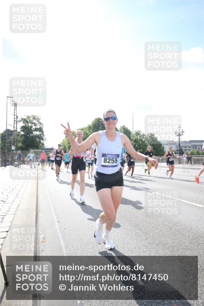 29.06.2025 - hella hamburg halbmarathon Jannik Wohlers http://msf.ph/oto/8147450 29.06.2025 10:00:33 Lombardsbrücke 1726, 2490, 3059, 3141, 3625, 3740, 3983, 4238, 4616, 4708, 5033, 5418, 5870, 6147, 6487, 6531, 6714, 6757, 7658, 7757, 7759, 7761, 8255, 8326, 8478, 8632, 8923, 9124, 10074, 10188, 10271, 10705, 11623, 12196, 12206, 12261, 12787, 12809, 13086, 13287, 13407, 14306, 14577, 14673, 15232, 15284, 15527, 15838, 16401, 16434, 16594, 16786, 16922, 17087, 17268, 17304, 17852, 18125, 18426, 18452, 18485, 18612, 18759, 18919 meine-sportfotos.de