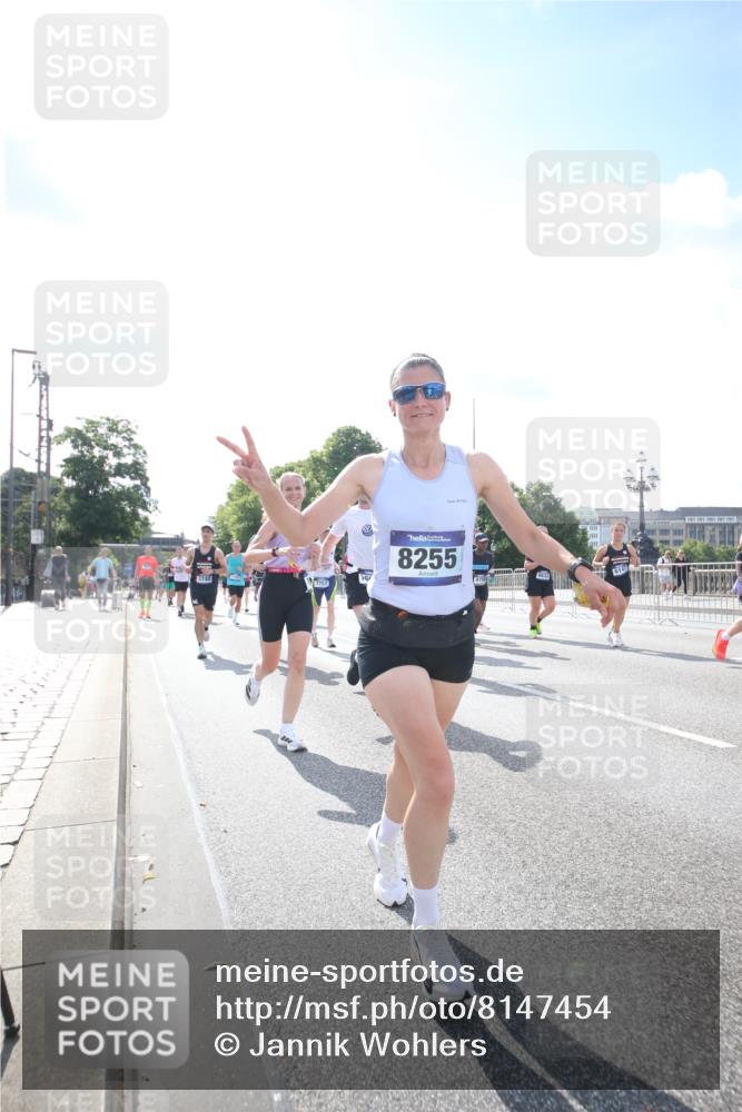 29.06.2025 - hella hamburg halbmarathon Jannik Wohlers http://msf.ph/oto/8147454 29.06.2025 10:00:34 Lombardsbrücke 1726, 2490, 3059, 3141, 3625, 3740, 3983, 4238, 4616, 4708, 5033, 5418, 5870, 6147, 6487, 6531, 6714, 6757, 7658, 7757, 7759, 7761, 8255, 8326, 8478, 8632, 8923, 9124, 9932, 10074, 10188, 10271, 10705, 11623, 12196, 12206, 12261, 12787, 12809, 13086, 13287, 13407, 14306, 14577, 15232, 15284, 15527, 15838, 16401, 16434, 16594, 16786, 16922, 17087, 17268, 17304, 18029, 18426, 18452, 18485, 18612, 18759, 18919 meine-sportfotos.de