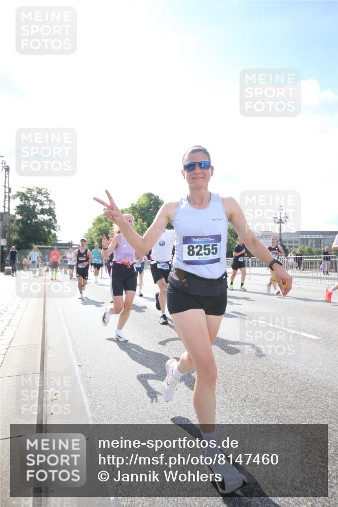 29.06.2025 - hella hamburg halbmarathon Jannik Wohlers http://msf.ph/oto/8147460 29.06.2025 10:00:34 Lombardsbrücke 1726, 2490, 3059, 3141, 3625, 3740, 3983, 4238, 4616, 4708, 5033, 5418, 5870, 6147, 6487, 6531, 6714, 6757, 7658, 7757, 7759, 7761, 8255, 8326, 8478, 8632, 8923, 9124, 9932, 10074, 10188, 10271, 10705, 11623, 12196, 12206, 12261, 12787, 12809, 13086, 13287, 13407, 14306, 14577, 15232, 15284, 15527, 15838, 16401, 16434, 16594, 16786, 16922, 17087, 17268, 17304, 18029, 18426, 18452, 18485, 18612, 18759, 18919 meine-sportfotos.de