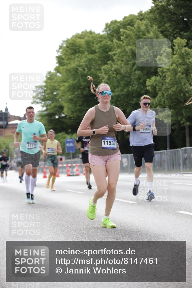 29.06.2025 - hella hamburg halbmarathon Jannik Wohlers http://msf.ph/oto/8147461 29.06.2025 10:11:35 Lombardsbrücke 1790, 5379, 9191, 10042, 10409, 11507, 11525, 11537, 11581, 11917, 12473, 13171, 13542, 13958, 14196, 14384, 15137, 16976, 17638, 17774, 18261, 18395, 18655 meine-sportfotos.de