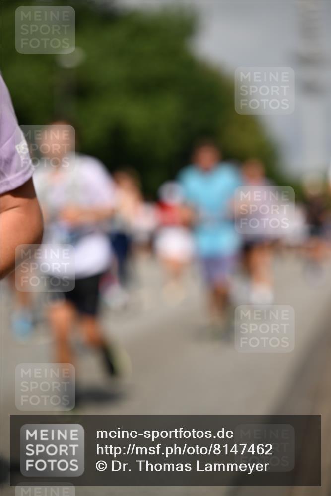 29.06.2025 - hella hamburg halbmarathon Dr. Thomas Lammeyer http://msf.ph/oto/8147462 29.06.2025 10:05:56 Kennedybrücke 1184, 1329, 1364, 1464, 1653, 1722, 1724, 1881, 1940, 2591, 2806, 2957, 3039, 3199, 4322, 4328, 4649, 5547, 5602, 5603, 0000, 6327, 6438, 6921, 7031, 7189, 7223, 7846, 8191, 8578, 8632, 8926, 9156, 9230, 9353, 9741, 10074, 10177, 10882 meine-sportfotos.de