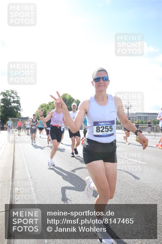 29.06.2025 - hella hamburg halbmarathon Jannik Wohlers http://msf.ph/oto/8147465 29.06.2025 10:00:34 Lombardsbrücke 1726, 2490, 3059, 3141, 3625, 3740, 3983, 4238, 4616, 4708, 5033, 5418, 5870, 6147, 6487, 6531, 6714, 6757, 7658, 7757, 7759, 7761, 8255, 8326, 8478, 8632, 8923, 9124, 9932, 10074, 10188, 10271, 10705, 11623, 12196, 12206, 12261, 12787, 12809, 13086, 13287, 13407, 14306, 14577, 15232, 15284, 15527, 15838, 16401, 16434, 16594, 16786, 16922, 17087, 17268, 17304, 18029, 18426, 18452, 18485, 18612, 18759, 18919 meine-sportfotos.de