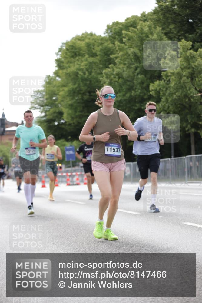 29.06.2025 - hella hamburg halbmarathon Jannik Wohlers http://msf.ph/oto/8147466 29.06.2025 10:11:35 Lombardsbrücke 1790, 5379, 9191, 10042, 10409, 11507, 11525, 11537, 11581, 11917, 12473, 13171, 13542, 13958, 14196, 14384, 15137, 16976, 17638, 17774, 18261, 18395, 18655 meine-sportfotos.de