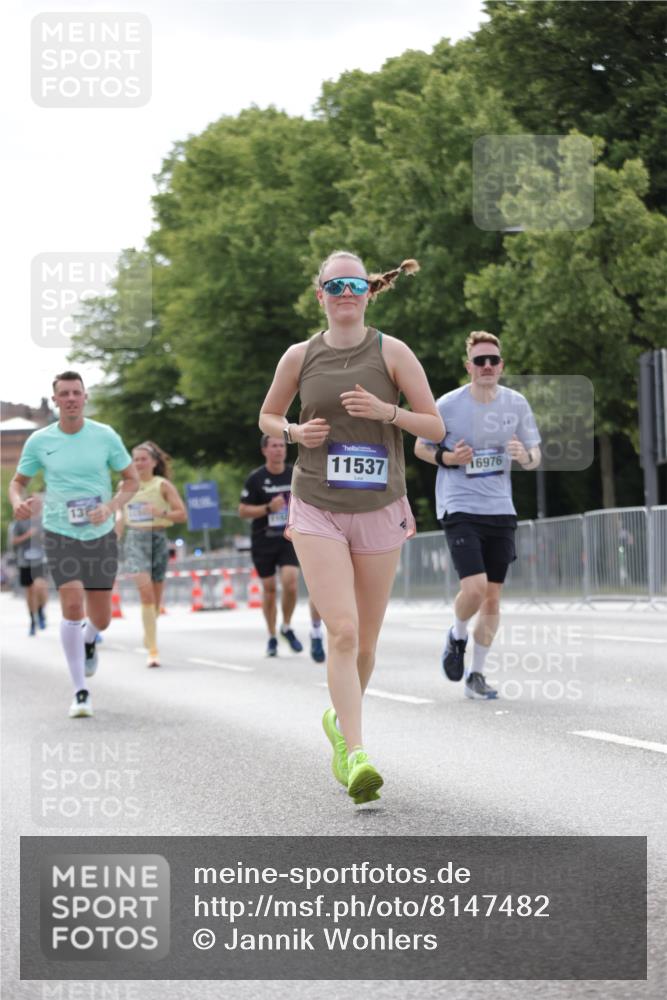 29.06.2025 - hella hamburg halbmarathon Jannik Wohlers http://msf.ph/oto/8147482 29.06.2025 10:11:35 Lombardsbrücke 1790, 5379, 9191, 10042, 10409, 11507, 11525, 11537, 11581, 11917, 12473, 13171, 13542, 13958, 14196, 14384, 15137, 16976, 17638, 17774, 18261, 18395, 18655 meine-sportfotos.de