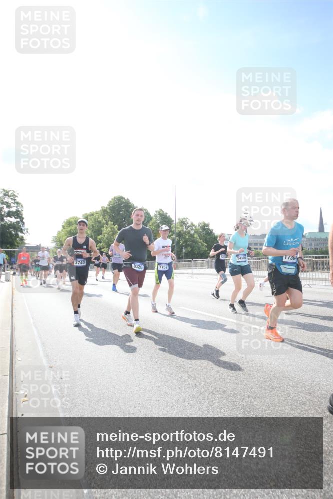 29.06.2025 - hella hamburg halbmarathon Jannik Wohlers http://msf.ph/oto/8147491 29.06.2025 10:00:35 Lombardsbrücke 1726, 2490, 3059, 3625, 3740, 3983, 4238, 4616, 4708, 5033, 5418, 5870, 6147, 6487, 6531, 6714, 6757, 6835, 7658, 7757, 7759, 7761, 8255, 8326, 8632, 8923, 9124, 9932, 10074, 10188, 10271, 10705, 11623, 11937, 12196, 12206, 12261, 12787, 12809, 13086, 13287, 13407, 14306, 14577, 15232, 15284, 15527, 15838, 16401, 16434, 16594, 16786, 16922, 17087, 17268, 17304, 18029, 18426, 18452, 18485, 18612, 18759, 18919 meine-sportfotos.de