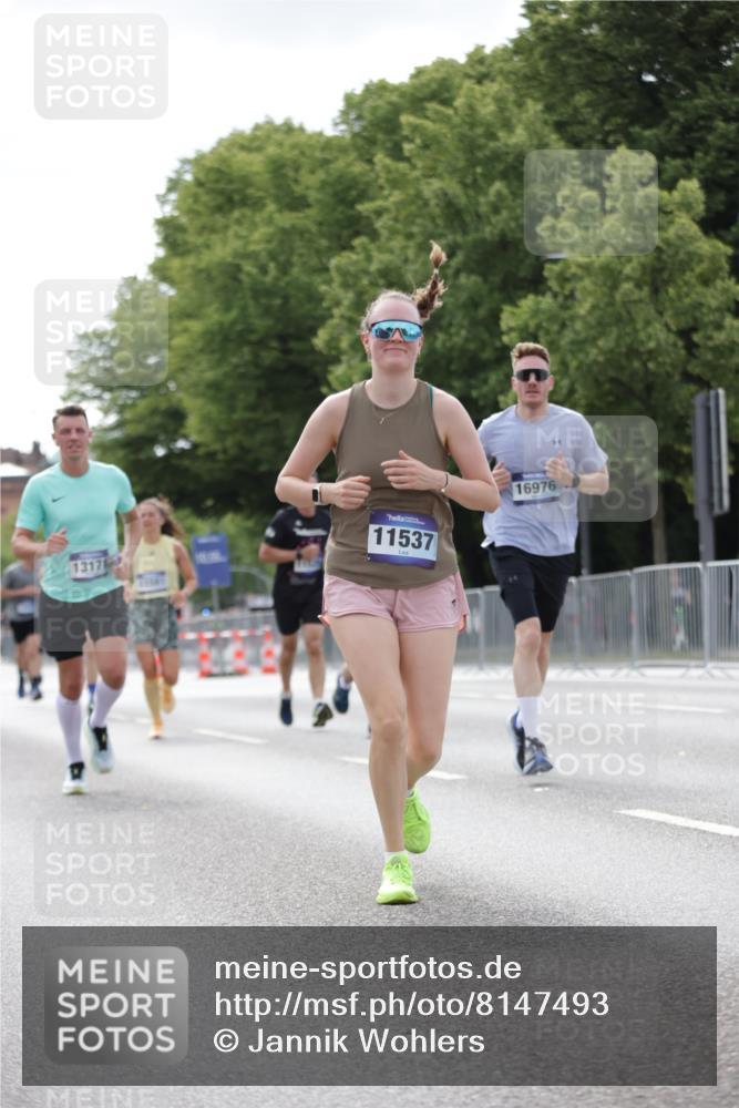 29.06.2025 - hella hamburg halbmarathon Jannik Wohlers http://msf.ph/oto/8147493 29.06.2025 10:11:35 Lombardsbrücke 1790, 5379, 9191, 10042, 10409, 11507, 11525, 11537, 11581, 11917, 12473, 13171, 13542, 13958, 14196, 14384, 15137, 16976, 17638, 17774, 18261, 18395, 18655 meine-sportfotos.de