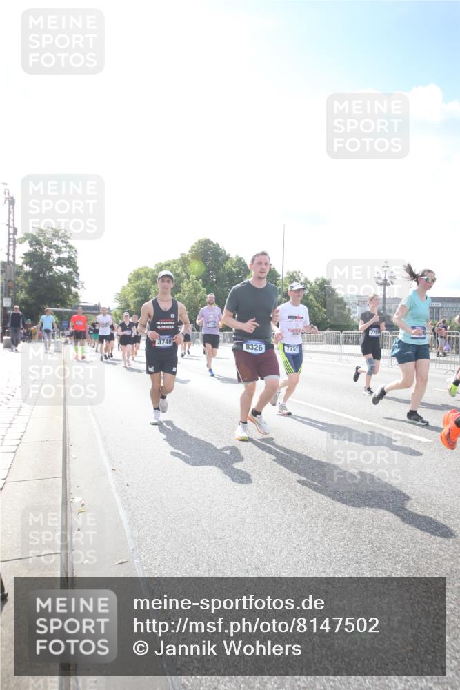 29.06.2025 - hella hamburg halbmarathon Jannik Wohlers http://msf.ph/oto/8147502 29.06.2025 10:00:35 Lombardsbrücke 1726, 2490, 3059, 3625, 3740, 3983, 4238, 4616, 4708, 5033, 5418, 5870, 6147, 6487, 6531, 6714, 6757, 6835, 7658, 7757, 7759, 7761, 8255, 8326, 8632, 8923, 9124, 9932, 10074, 10188, 10271, 10705, 11623, 11937, 12196, 12206, 12261, 12787, 12809, 13086, 13287, 13407, 14306, 14577, 15232, 15284, 15527, 15838, 16401, 16434, 16594, 16786, 16922, 17087, 17268, 17304, 18029, 18426, 18452, 18485, 18612, 18759, 18919 meine-sportfotos.de