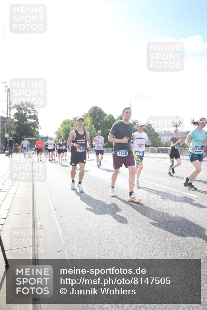29.06.2025 - hella hamburg halbmarathon Jannik Wohlers http://msf.ph/oto/8147505 29.06.2025 10:00:35 Lombardsbrücke 1726, 2490, 3059, 3625, 3740, 3983, 4238, 4616, 4708, 5033, 5418, 5870, 6147, 6487, 6531, 6714, 6757, 6835, 7658, 7757, 7759, 7761, 8255, 8326, 8632, 8923, 9124, 9932, 10074, 10188, 10271, 10705, 11623, 11937, 12196, 12206, 12261, 12787, 12809, 13086, 13287, 13407, 14306, 14577, 15232, 15284, 15527, 15838, 16401, 16434, 16594, 16786, 16922, 17087, 17268, 17304, 18029, 18426, 18452, 18485, 18612, 18759, 18919 meine-sportfotos.de