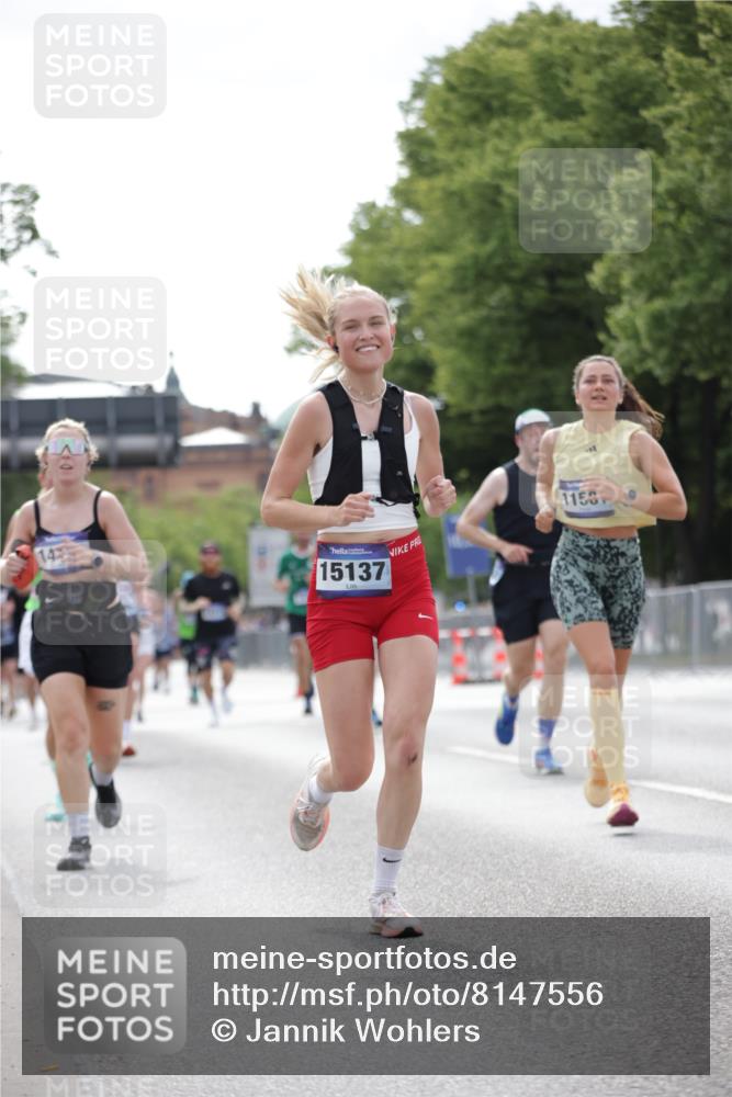 29.06.2025 - hella hamburg halbmarathon Jannik Wohlers http://msf.ph/oto/8147556 29.06.2025 10:11:38 Lombardsbrücke 1062, 1790, 5379, 9191, 9705, 10042, 10409, 11525, 11537, 11581, 11917, 13171, 13542, 13958, 14060, 14196, 15137, 16976, 17774, 18261, 18395, 18429, 18655 meine-sportfotos.de