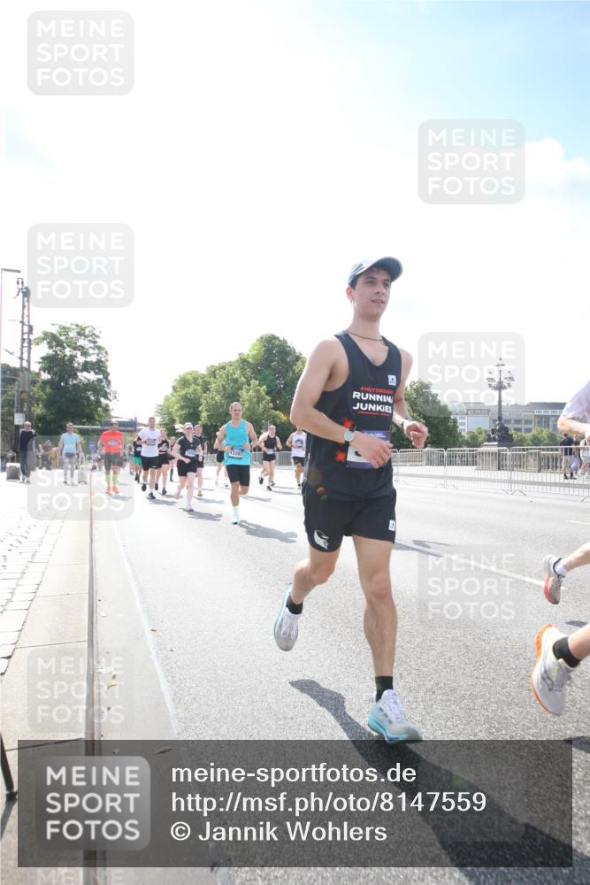29.06.2025 - hella hamburg halbmarathon Jannik Wohlers http://msf.ph/oto/8147559 29.06.2025 10:00:36 Lombardsbrücke 1726, 2490, 3625, 3740, 4238, 4616, 4708, 5033, 5418, 5870, 6147, 6487, 6531, 6714, 6757, 6835, 7658, 7757, 7759, 7761, 8255, 8326, 8632, 8923, 9124, 9932, 10074, 10188, 10271, 10705, 11623, 11937, 12196, 12206, 12261, 12809, 13287, 13407, 14306, 14577, 15232, 15284, 15527, 15838, 16401, 16434, 16594, 16786, 16922, 17087, 17268, 17304, 18029, 18426, 18452, 18485, 18612, 18759, 18919 meine-sportfotos.de