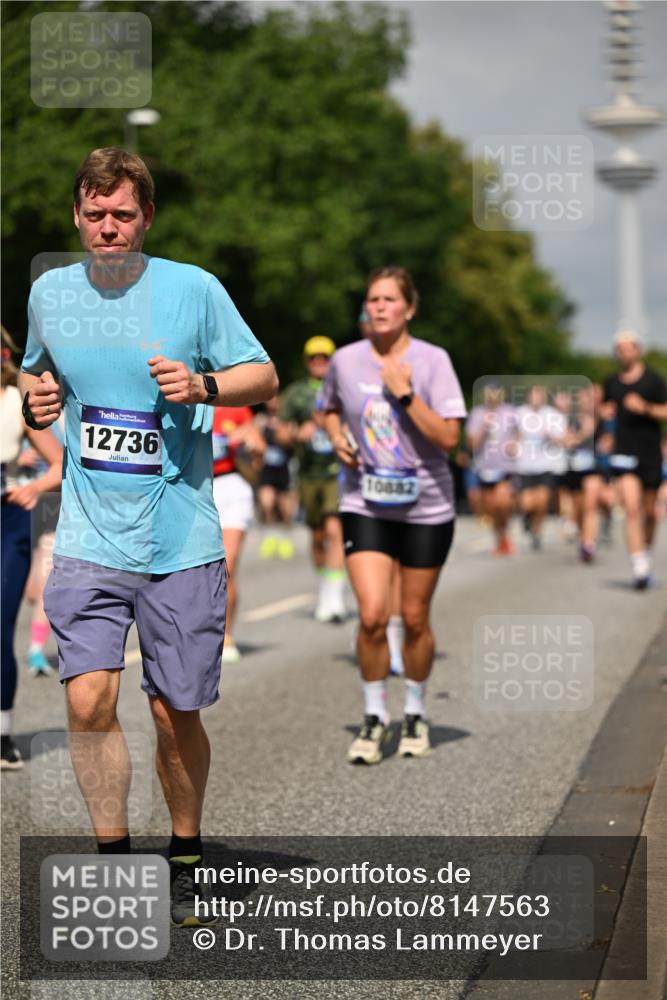 29.06.2025 - hella hamburg halbmarathon Dr. Thomas Lammeyer http://msf.ph/oto/8147563 29.06.2025 10:05:59 Kennedybrücke 1184, 1329, 1364, 1464, 1653, 1722, 1724, 1729, 1881, 1940, 2591, 3039, 3199, 4328, 4649, 5547, 5602, 5603, 6327, 6438, 7031, 7189, 7223, 7846, 8191, 8632, 8926, 9156, 9230, 9353, 9741, 10074, 10177, 10882 meine-sportfotos.de
