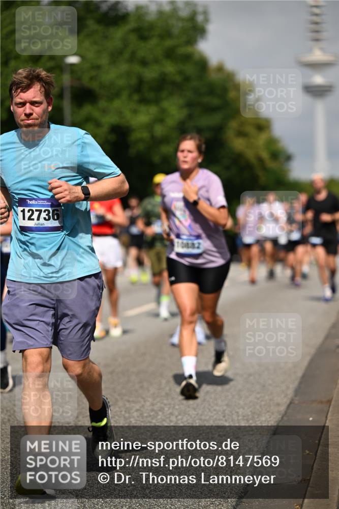 29.06.2025 - hella hamburg halbmarathon Dr. Thomas Lammeyer http://msf.ph/oto/8147569 29.06.2025 10:05:59 Kennedybrücke 1184, 1329, 1364, 1464, 1653, 1722, 1724, 1729, 1881, 1940, 2591, 3039, 3199, 4328, 4649, 5547, 5602, 5603, 6327, 6438, 7031, 7189, 7223, 7846, 8191, 8632, 8926, 9156, 9230, 9353, 9741, 10074, 10177, 10882 meine-sportfotos.de