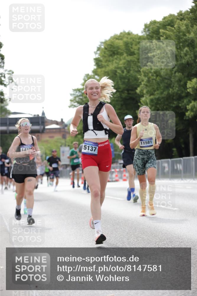 29.06.2025 - hella hamburg halbmarathon Jannik Wohlers http://msf.ph/oto/8147581 29.06.2025 10:11:39 Lombardsbrücke 1062, 1790, 9191, 9705, 10042, 10409, 11525, 11537, 11581, 11917, 13171, 13542, 13958, 14060, 14196, 15137, 16976, 18261, 18395, 18429, 18655 meine-sportfotos.de