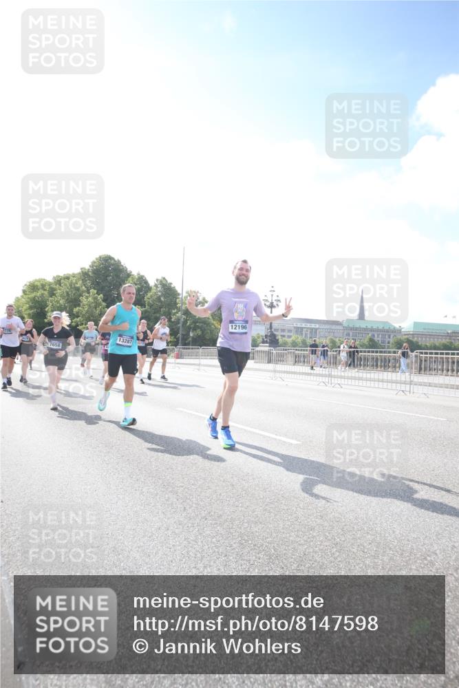 29.06.2025 - hella hamburg halbmarathon Jannik Wohlers http://msf.ph/oto/8147598 29.06.2025 10:00:37 Lombardsbrücke 1130, 1726, 2490, 2936, 3625, 3740, 4238, 4616, 4708, 5033, 5418, 5870, 6147, 6487, 6531, 6714, 6757, 6835, 7658, 7757, 7759, 7761, 8255, 8326, 8923, 9124, 9932, 10188, 10271, 10705, 11937, 12196, 12206, 12261, 12809, 13287, 13407, 14306, 14577, 15232, 15284, 15527, 15838, 16401, 16434, 16594, 16786, 16922, 17087, 17268, 17304, 18029, 18426, 18452, 18485, 18612, 18759 meine-sportfotos.de