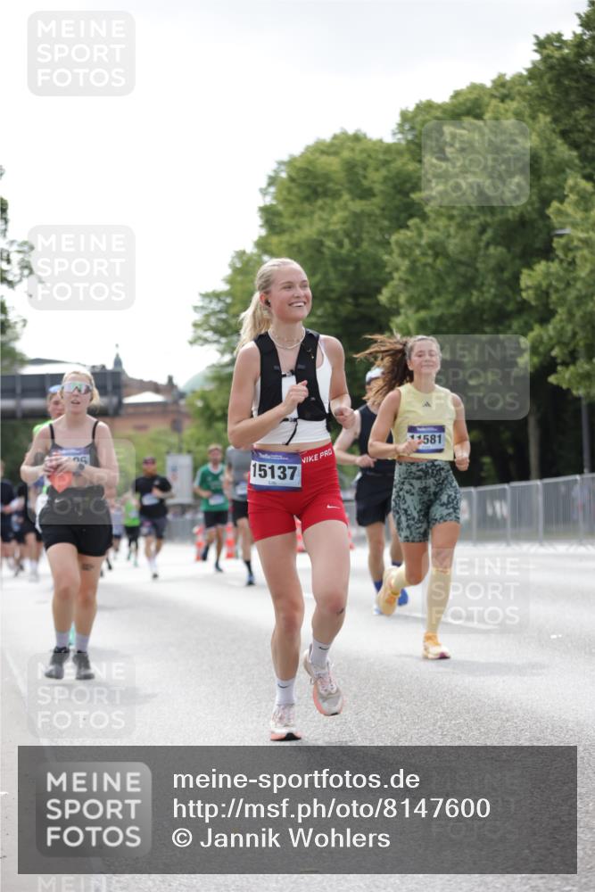29.06.2025 - hella hamburg halbmarathon Jannik Wohlers http://msf.ph/oto/8147600 29.06.2025 10:11:39 Lombardsbrücke 1062, 1790, 9191, 9705, 10042, 10409, 11525, 11537, 11581, 11917, 13171, 13542, 13958, 14060, 14196, 15137, 16976, 18261, 18395, 18429, 18655 meine-sportfotos.de