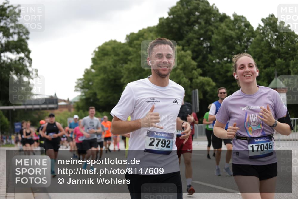 29.06.2025 - hella hamburg halbmarathon Jannik Wohlers http://msf.ph/oto/8147609 29.06.2025 10:48:29 Lombardsbrücke 2160, 2437, 2438, 2792, 3215, 3253, 5010, 5479, 5480, 5551, 6015, 6437, 6566, 7062, 7203, 9552, 10081, 10366, 10524, 10654, 10656, 11000, 11364, 11365, 11690, 11762, 11776, 11861, 11865, 12173, 12881, 12882, 13426, 13507, 13549, 13775, 13845, 14382, 14623, 15100, 15159, 15631, 15771, 15833, 16042, 16525, 16974, 17046, 17538, 17693, 18016 meine-sportfotos.de