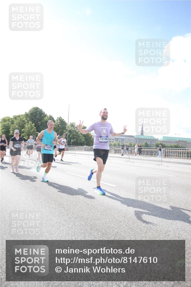 29.06.2025 - hella hamburg halbmarathon Jannik Wohlers http://msf.ph/oto/8147610 29.06.2025 10:00:37 Lombardsbrücke 1130, 1726, 2490, 2936, 3625, 3740, 4238, 4616, 4708, 5033, 5418, 5870, 6147, 6487, 6531, 6714, 6757, 6835, 7658, 7757, 7759, 7761, 8255, 8326, 8923, 9124, 9932, 10188, 10271, 10705, 11937, 12196, 12206, 12261, 12809, 13287, 13407, 14306, 14577, 15232, 15284, 15527, 15838, 16401, 16434, 16594, 16786, 16922, 17087, 17268, 17304, 18029, 18426, 18452, 18485, 18612, 18759 meine-sportfotos.de