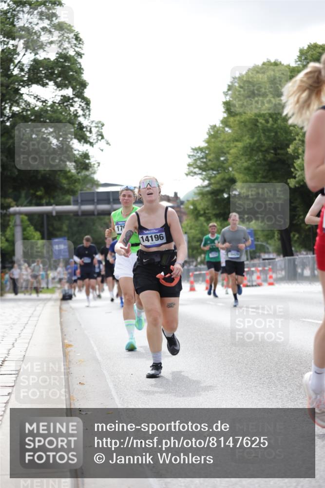 29.06.2025 - hella hamburg halbmarathon Jannik Wohlers http://msf.ph/oto/8147625 29.06.2025 10:11:40 Lombardsbrücke 1062, 1790, 7474, 9191, 9253, 9705, 10042, 10409, 11525, 11537, 11581, 11917, 13171, 13542, 13958, 14060, 14196, 14313, 15137, 16976, 18261, 18395, 18429, 18655 meine-sportfotos.de