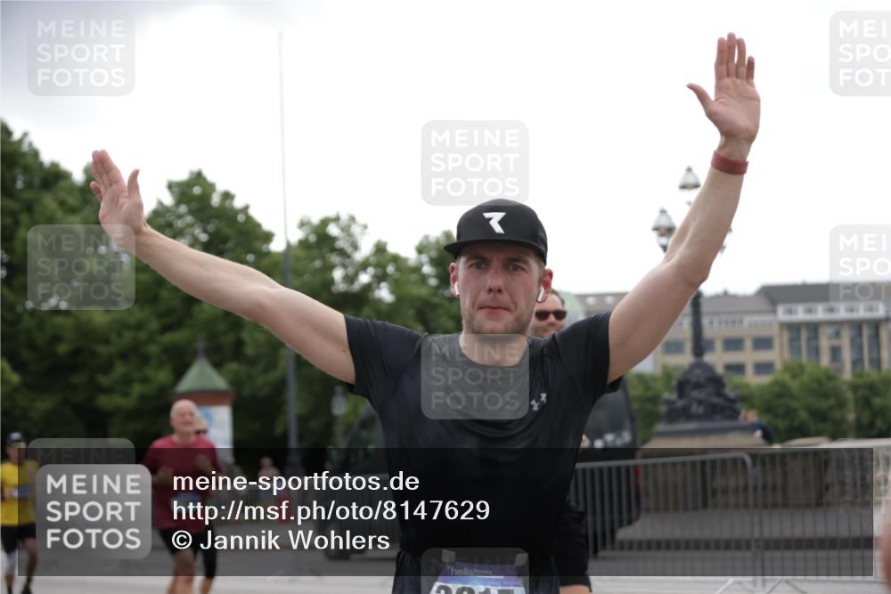 29.06.2025 - hella hamburg halbmarathon Jannik Wohlers http://msf.ph/oto/8147629 29.06.2025 10:48:31 Lombardsbrücke 2160, 2437, 2438, 2792, 3215, 3253, 5010, 5479, 5480, 5551, 6015, 6437, 6566, 7062, 7203, 9341, 9359, 9552, 10081, 10366, 10524, 10654, 10656, 11000, 11364, 11365, 11601, 11690, 11741, 11762, 11776, 11861, 11865, 12173, 12881, 12882, 13426, 13507, 13549, 13775, 14382, 14623, 15100, 15159, 15597, 15631, 15771, 15833, 16042, 16525, 16974, 17046, 17538, 17693, 18016 meine-sportfotos.de