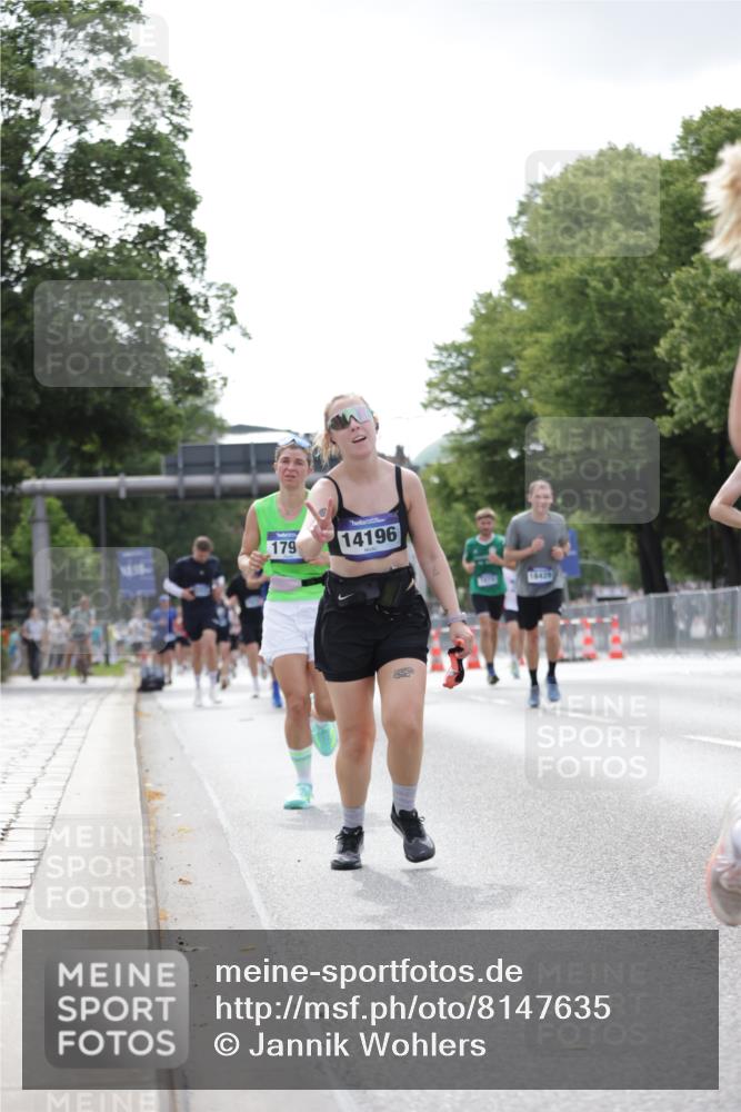 29.06.2025 - hella hamburg halbmarathon Jannik Wohlers http://msf.ph/oto/8147635 29.06.2025 10:11:40 Lombardsbrücke 1062, 1790, 7474, 9191, 9253, 9705, 10042, 10409, 11525, 11537, 11581, 11917, 13171, 13542, 13958, 14060, 14196, 14313, 15137, 16976, 18261, 18395, 18429, 18655 meine-sportfotos.de