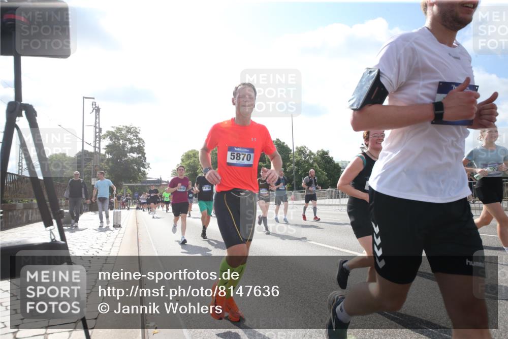 29.06.2025 - hella hamburg halbmarathon Jannik Wohlers http://msf.ph/oto/8147636 29.06.2025 10:00:40 Lombardsbrücke 1130, 1726, 2354, 2363, 2490, 2936, 3625, 3740, 4068, 4238, 4708, 5033, 5870, 6147, 6487, 6531, 6835, 7658, 7757, 7759, 7761, 8255, 8326, 9932, 10188, 10271, 10705, 11937, 12196, 12206, 12261, 12809, 13287, 13407, 14306, 14577, 15232, 15240, 15284, 15527, 15838, 16401, 16530, 16594, 16786, 16922, 17304, 17543, 17739, 18029, 18426, 18452, 18485, 18759 meine-sportfotos.de