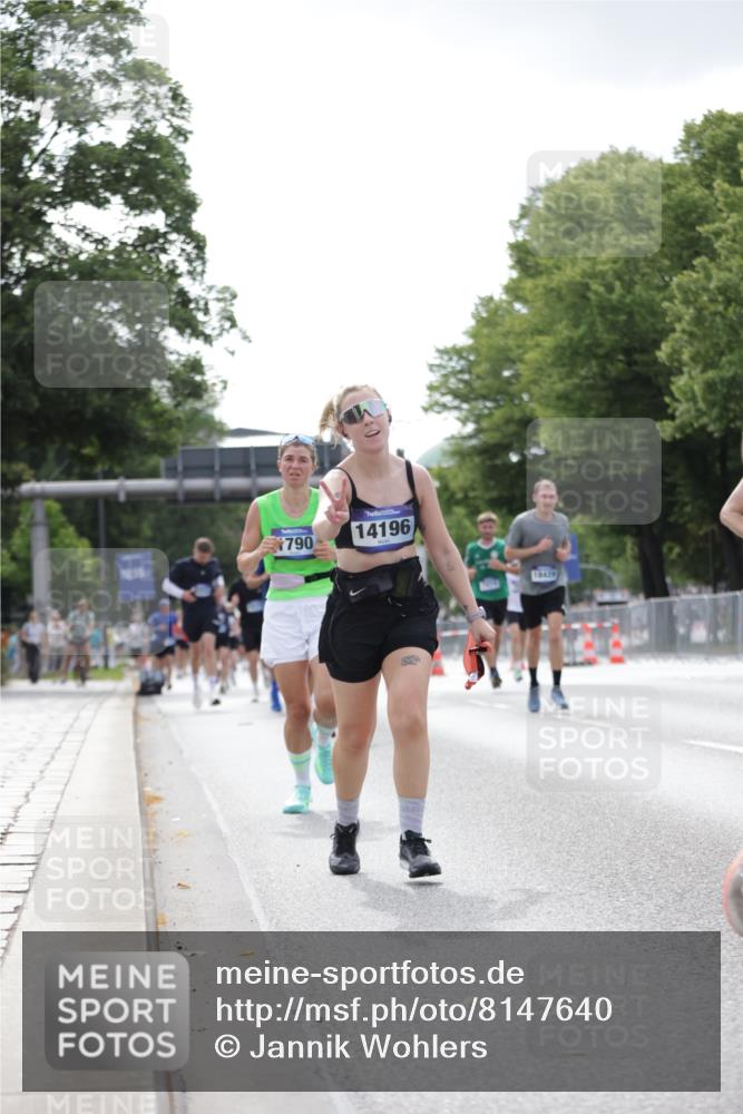 29.06.2025 - hella hamburg halbmarathon Jannik Wohlers http://msf.ph/oto/8147640 29.06.2025 10:11:40 Lombardsbrücke 1062, 1790, 7474, 9191, 9253, 9705, 10042, 10409, 11525, 11537, 11581, 11917, 13171, 13542, 13958, 14060, 14196, 14313, 15137, 16976, 18261, 18395, 18429, 18655 meine-sportfotos.de