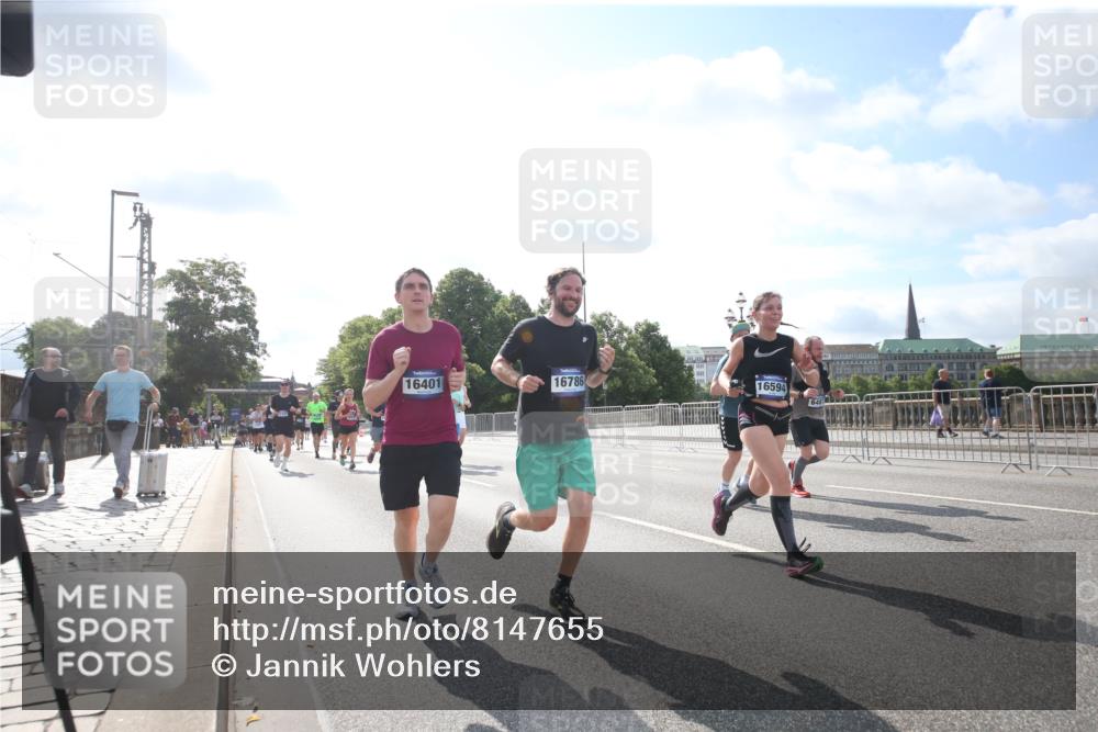 29.06.2025 - hella hamburg halbmarathon Jannik Wohlers http://msf.ph/oto/8147655 29.06.2025 10:00:42 Lombardsbrücke 1130, 1420, 1726, 2354, 2363, 2490, 2936, 3625, 3740, 4068, 4238, 4708, 5870, 6147, 6487, 6531, 6835, 7658, 7757, 7759, 7761, 8045, 8046, 8255, 8326, 9932, 10188, 10271, 10383, 11937, 12196, 12206, 12261, 13287, 14306, 15232, 15240, 15284, 15527, 15838, 16401, 16517, 16530, 16594, 16602, 16786, 16922, 17304, 17387, 17543, 17739, 18029, 18327, 18452, 18485, 18759, 18796 meine-sportfotos.de