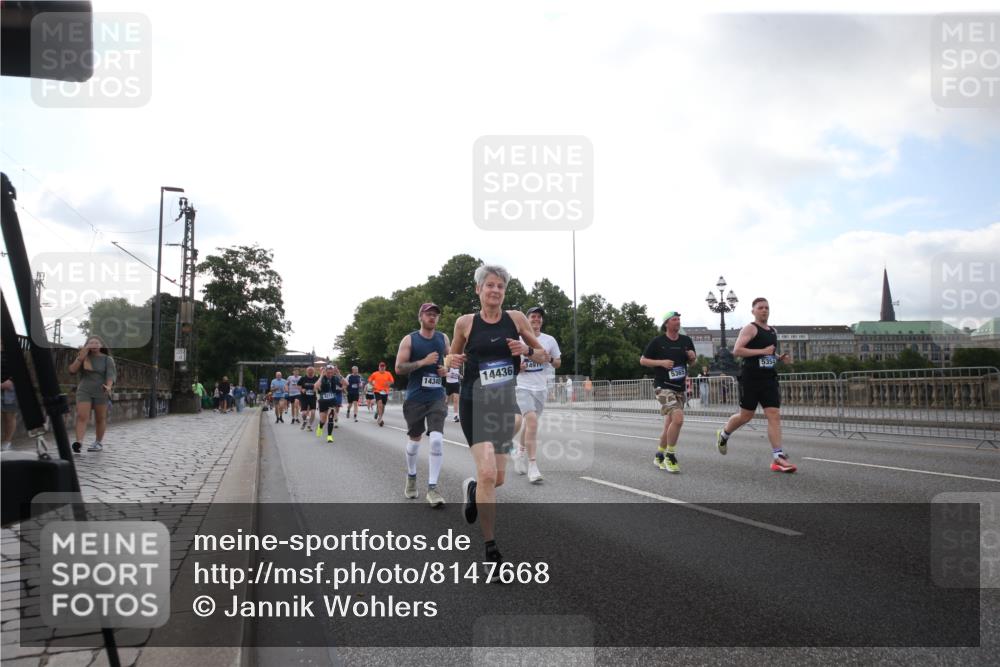 29.06.2025 - hella hamburg halbmarathon Jannik Wohlers http://msf.ph/oto/8147668 29.06.2025 10:03:58 Lombardsbrücke 1213, 1377, 1674, 2852, 2979, 4587, 5354, 5365, 5976, 6709, 8177, 8217, 9489, 10213, 10756, 10962, 11582, 12004, 12005, 12998, 13625, 14340, 14436, 14917, 15525, 16753, 16989, 17071, 17113, 17437, 17569, 17763, 17860, 17880, 18098, 18199, 18525 meine-sportfotos.de