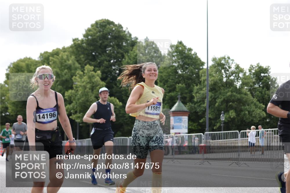 29.06.2025 - hella hamburg halbmarathon Jannik Wohlers http://msf.ph/oto/8147675 29.06.2025 10:11:41 Lombardsbrücke 1062, 1790, 7474, 9253, 9705, 10409, 11525, 11537, 11581, 11917, 13171, 13542, 13958, 14060, 14196, 14313, 15137, 16976, 18261, 18395, 18429, 18655 meine-sportfotos.de