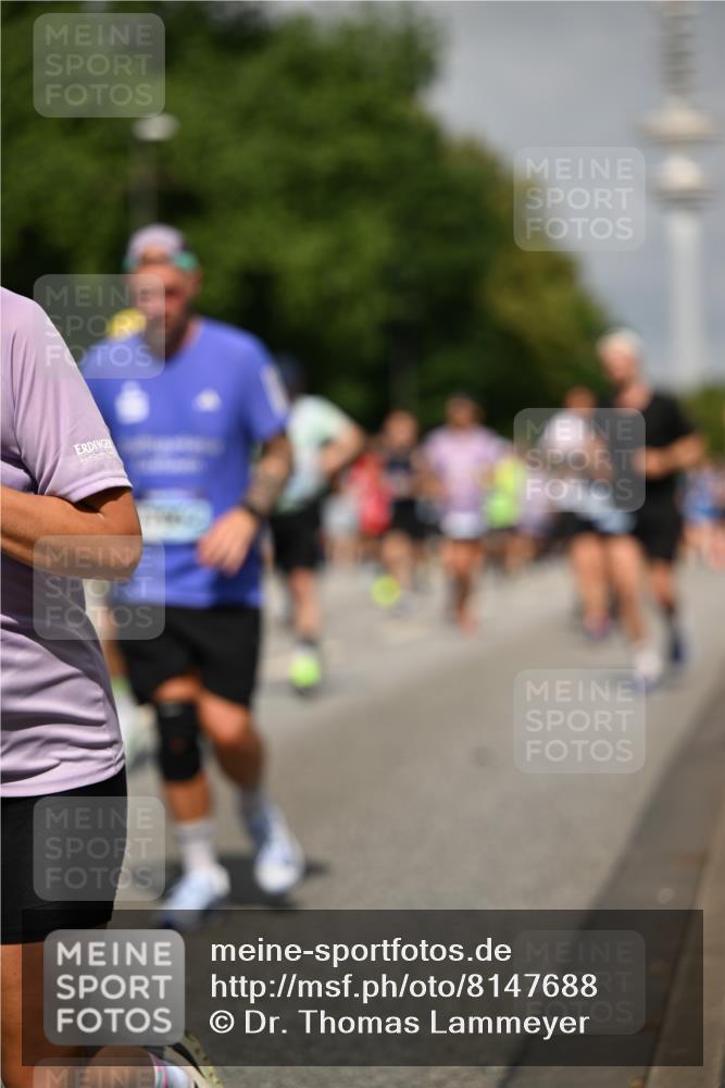 29.06.2025 - hella hamburg halbmarathon Dr. Thomas Lammeyer http://msf.ph/oto/8147688 29.06.2025 10:06:01 Kennedybrücke 1184, 1329, 1364, 1453, 1464, 1653, 1722, 1724, 1729, 1881, 1940, 2591, 3039, 3169, 3199, 4286, 4328, 4649, 5547, 5602, 5603, 6327, 6438, 7031, 7189, 7223, 8191, 8926, 9156, 9230, 9353, 9741, 10177, 10882 meine-sportfotos.de