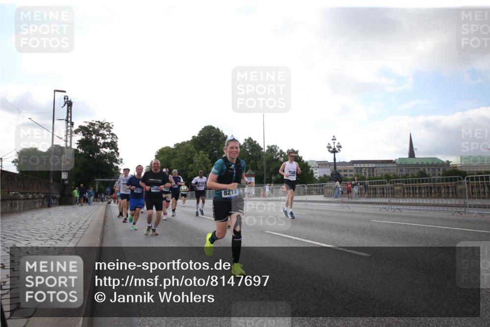 29.06.2025 - hella hamburg halbmarathon Jannik Wohlers http://msf.ph/oto/8147697 29.06.2025 10:04:01 Lombardsbrücke 1213, 1377, 1674, 2011, 2852, 2979, 3994, 4587, 5354, 5365, 5976, 6709, 8217, 9489, 10213, 10756, 10962, 11582, 12004, 12005, 12998, 13625, 14340, 14436, 14917, 16128, 16145, 16753, 16989, 17071, 17113, 17437, 17569, 17763, 18098, 18199, 18525 meine-sportfotos.de