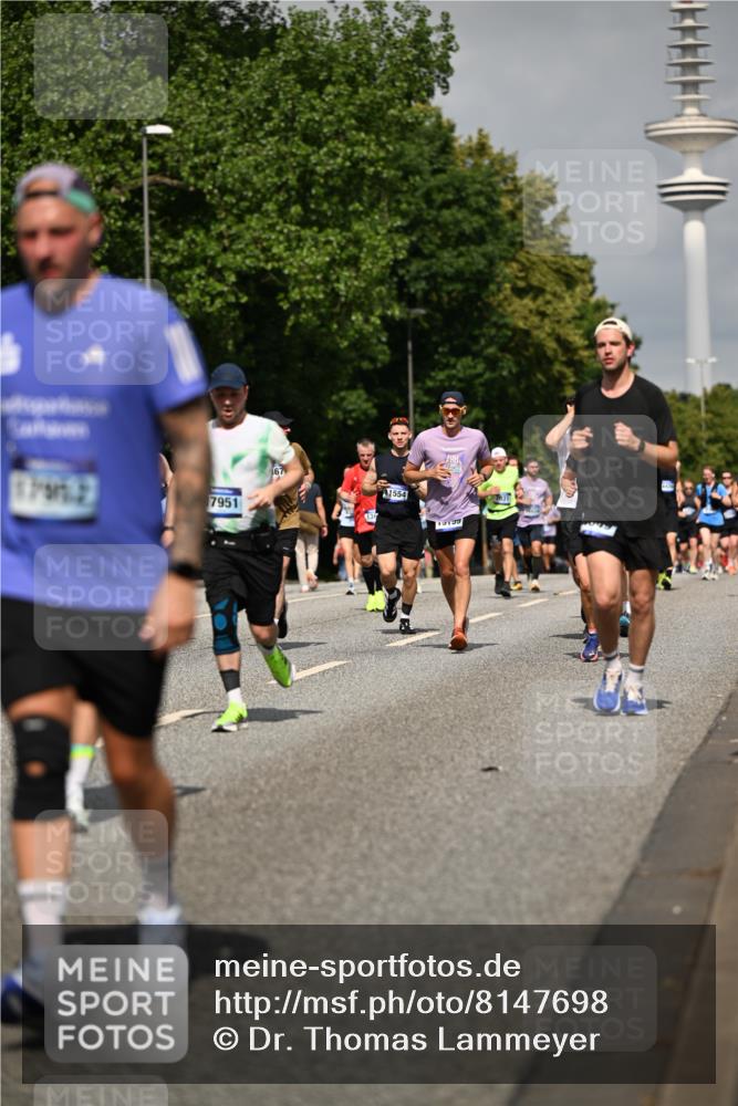 29.06.2025 - hella hamburg halbmarathon Dr. Thomas Lammeyer http://msf.ph/oto/8147698 29.06.2025 10:06:02 Kennedybrücke 1184, 1329, 1364, 1453, 1464, 1722, 1724, 1729, 1881, 1940, 2591, 3039, 3169, 3199, 4286, 4328, 4649, 5547, 5602, 5603, 6327, 6438, 7031, 7189, 7223, 8191, 8926, 9156, 9230, 9353, 9741, 10177, 10882 meine-sportfotos.de